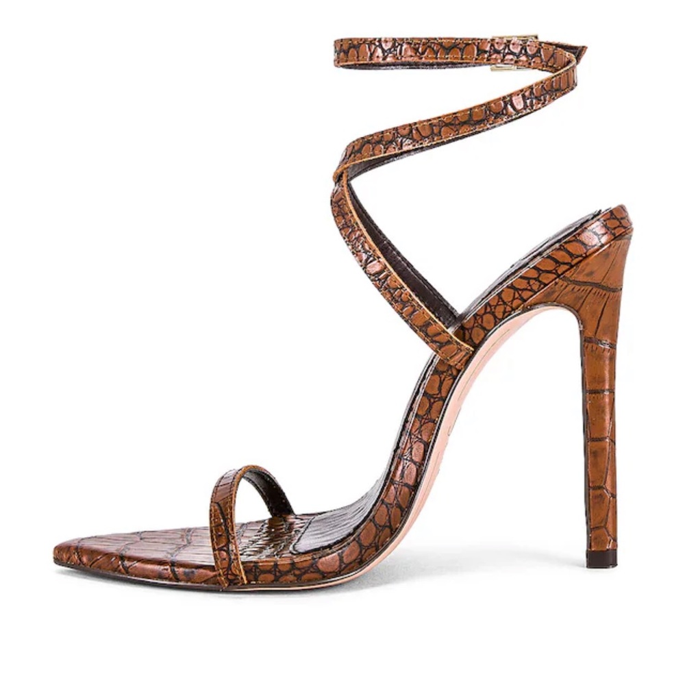 Brand new heels never worn size 37 with original box